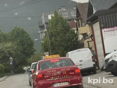 Crveni Taxi Sarajevo 3