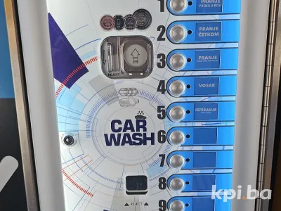 SPLASH & CASH Car Wash 3