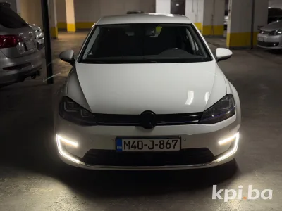 Besplatno vozanje Volkswagen električni Golf