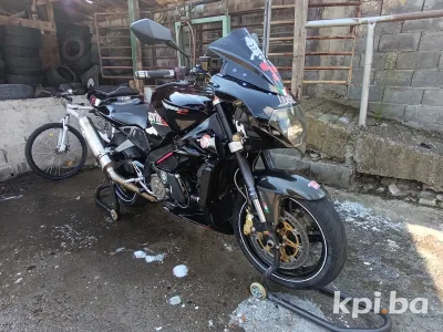 Aprilia RSV 1000 Tuono R 2005