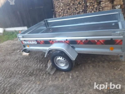Iznajmljujem prikolicu p233 ,nosivost do 750 kg..233x132x39 cm