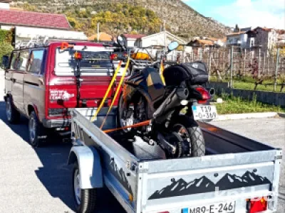 Iznajmljujem prikolicu za prevoz motora/quada