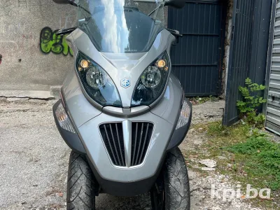 Piaggio MP3 400